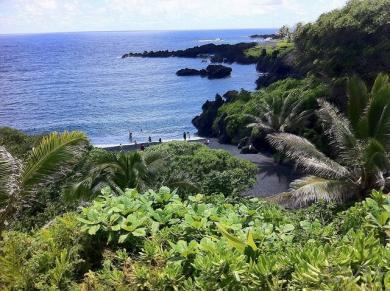 Take me there Tuesday: To the black sand beach at Waianapanapa - Go ...