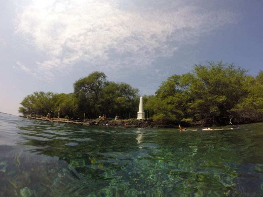 Aloha Friday Photo: Snorkeling At Captain Cook Monument - Go Visit Hawaii